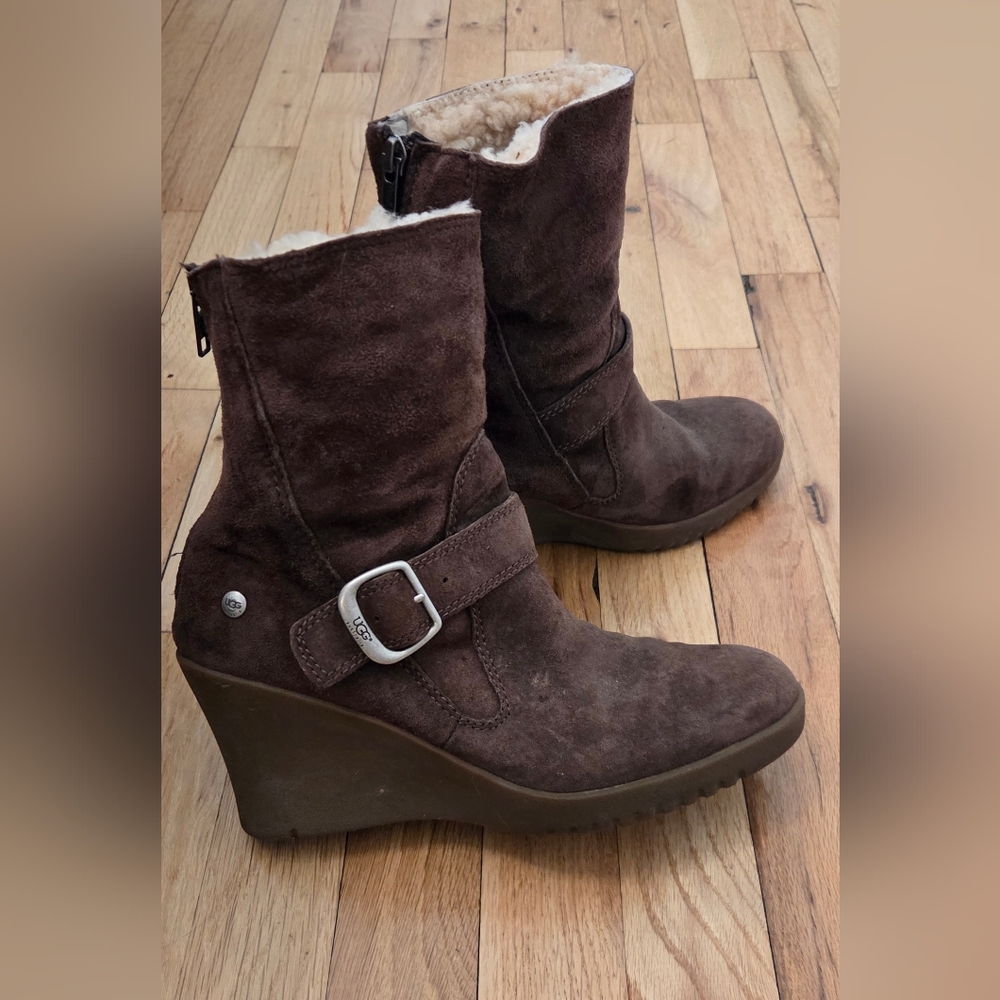 Vintage UGG Chocolate Suede Wedge Boots Size 8